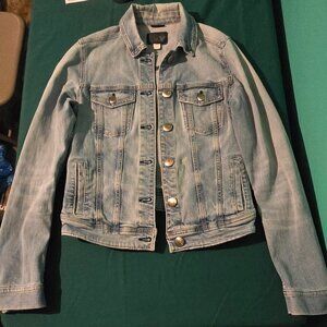 American Eagle Women's Denim Jacket Size Medium